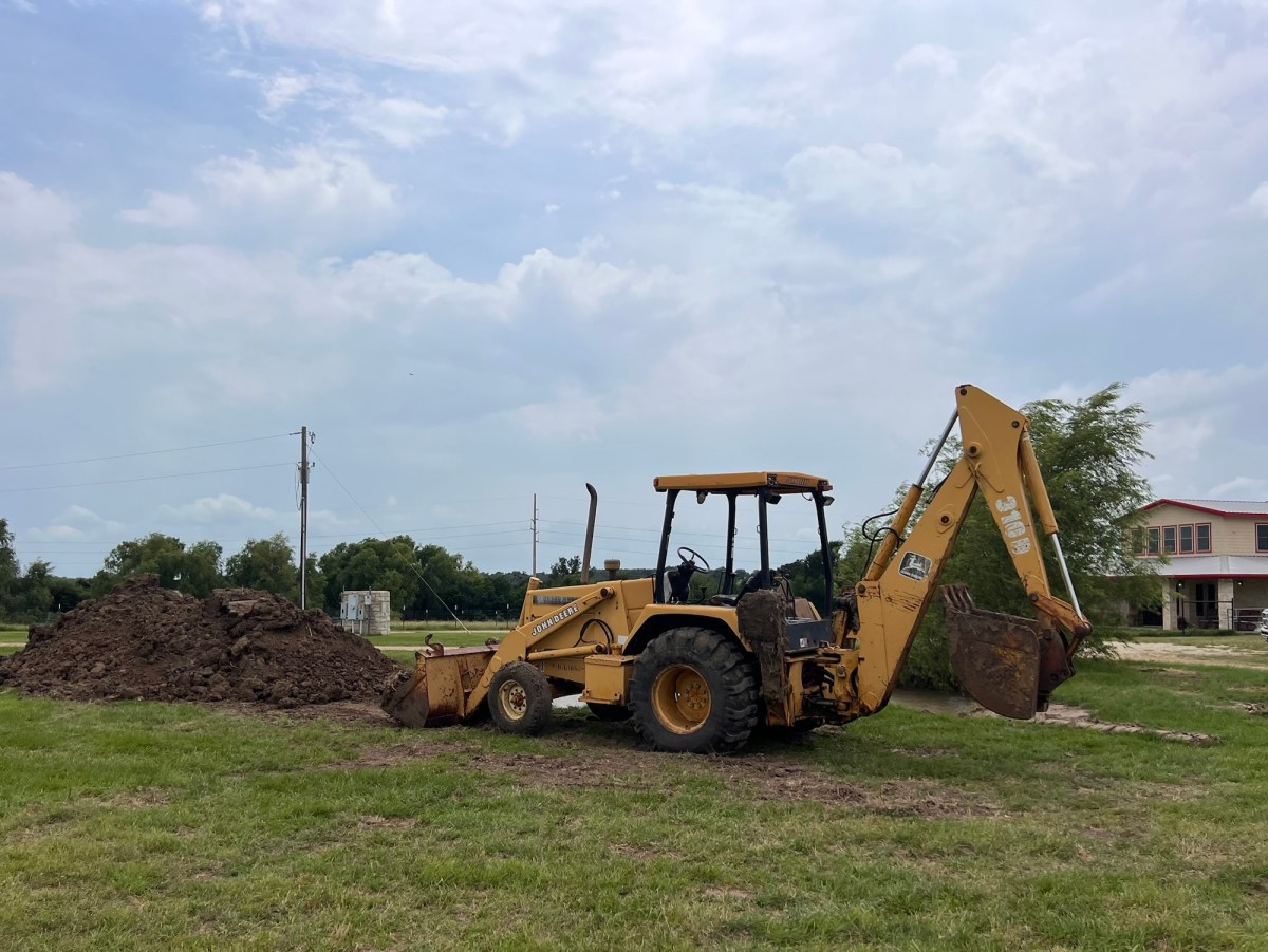 Apache and Suna Get&nbsp;Presents